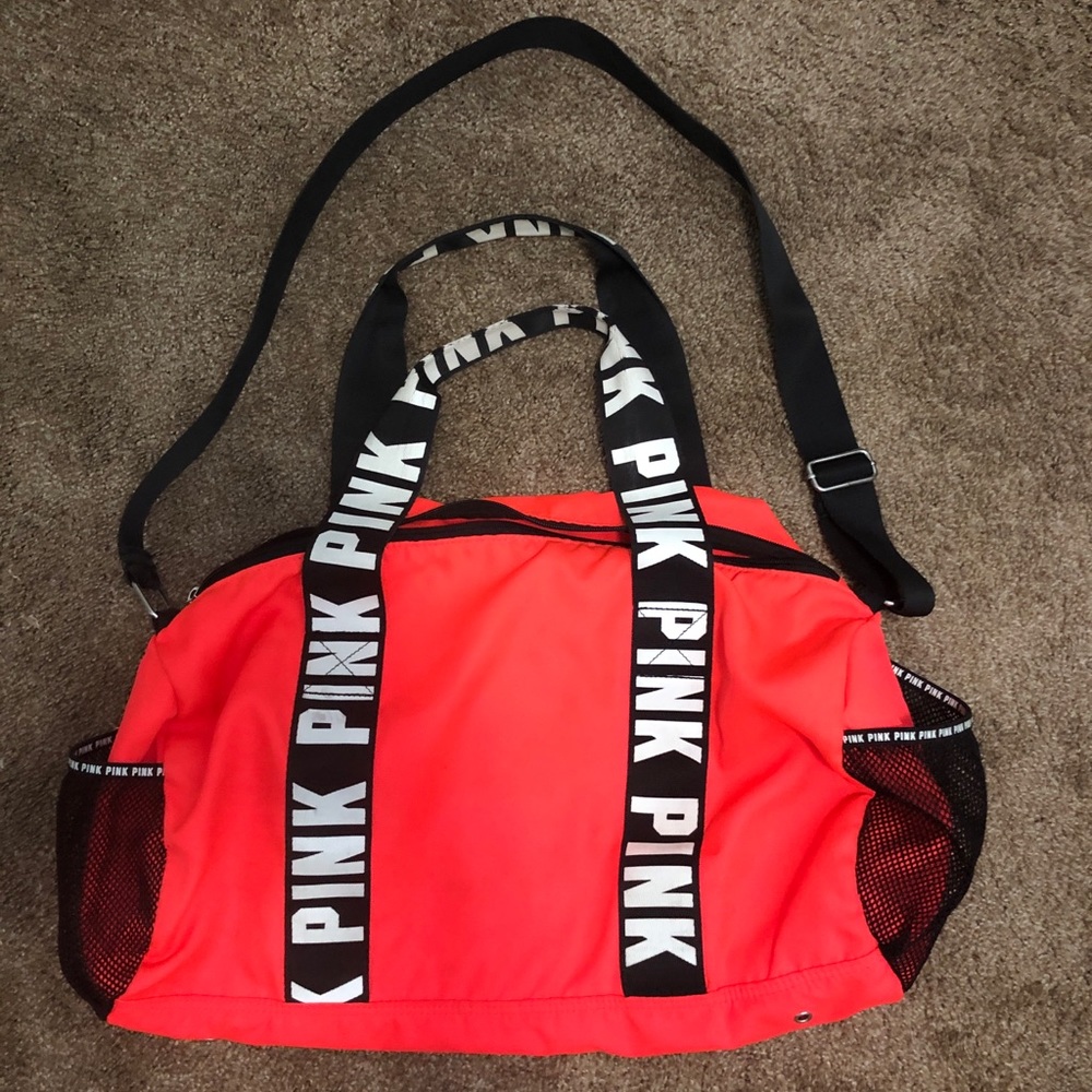 VS pink gym bag